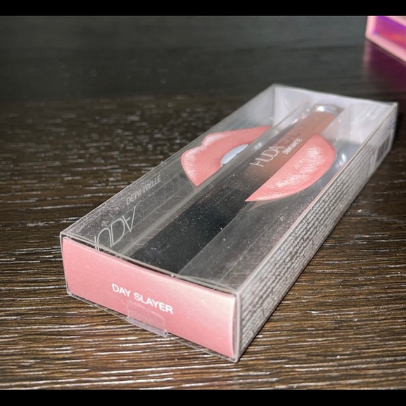 Random Makeup Bundle - Picture 3 of 6